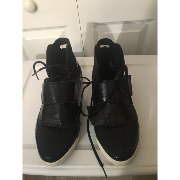 Vtg ADIDAS Black‎ And White Hightops With Flaps Sz 13 MENS Rare - Picture 1 of 9